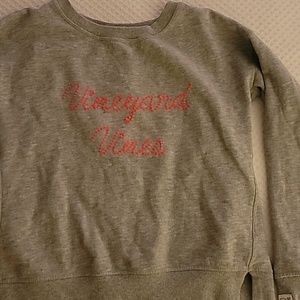 Vineyard Vines Grey crewneck with hot pink letters. Size 14 girls